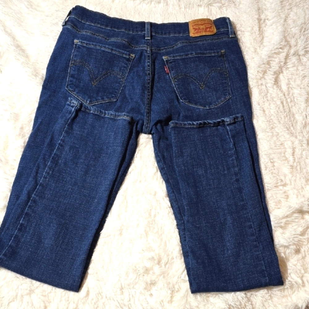 Womem' Straight Leg Levi's